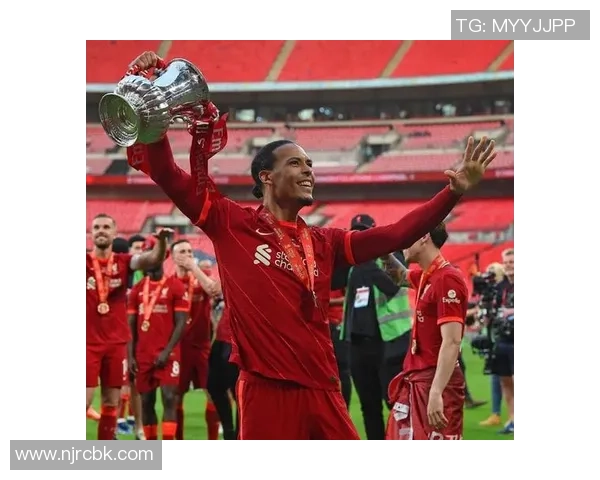 范戴克的坚韧之路：从默默无闻到世界顶级后卫的传奇蜕变